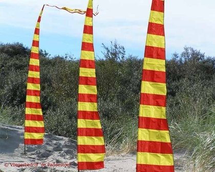 de Paddestoel Strepie Banner Rood